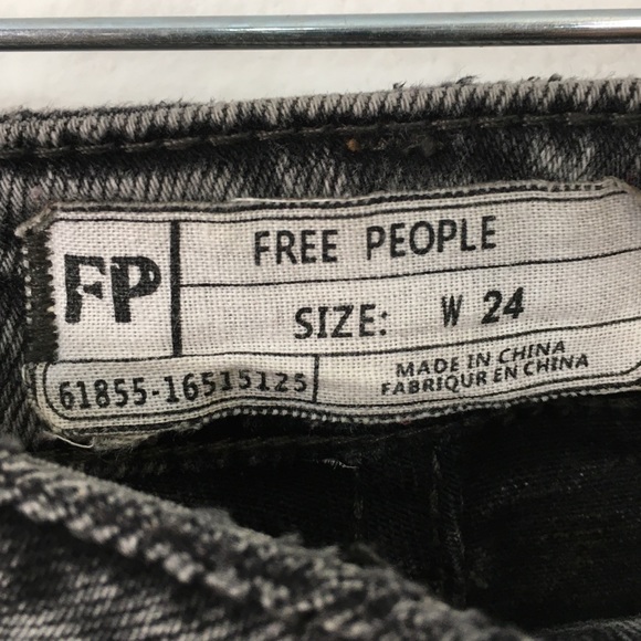 FREE PEOPLE Super Skinny Faded Black Jeans - Picture 6 of 13